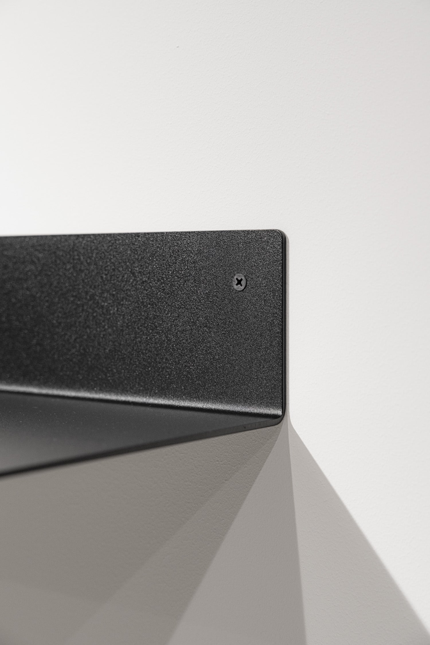 Slim Black - 76 cm Aluminiumablage in schwarzer Pulverbeschichtung