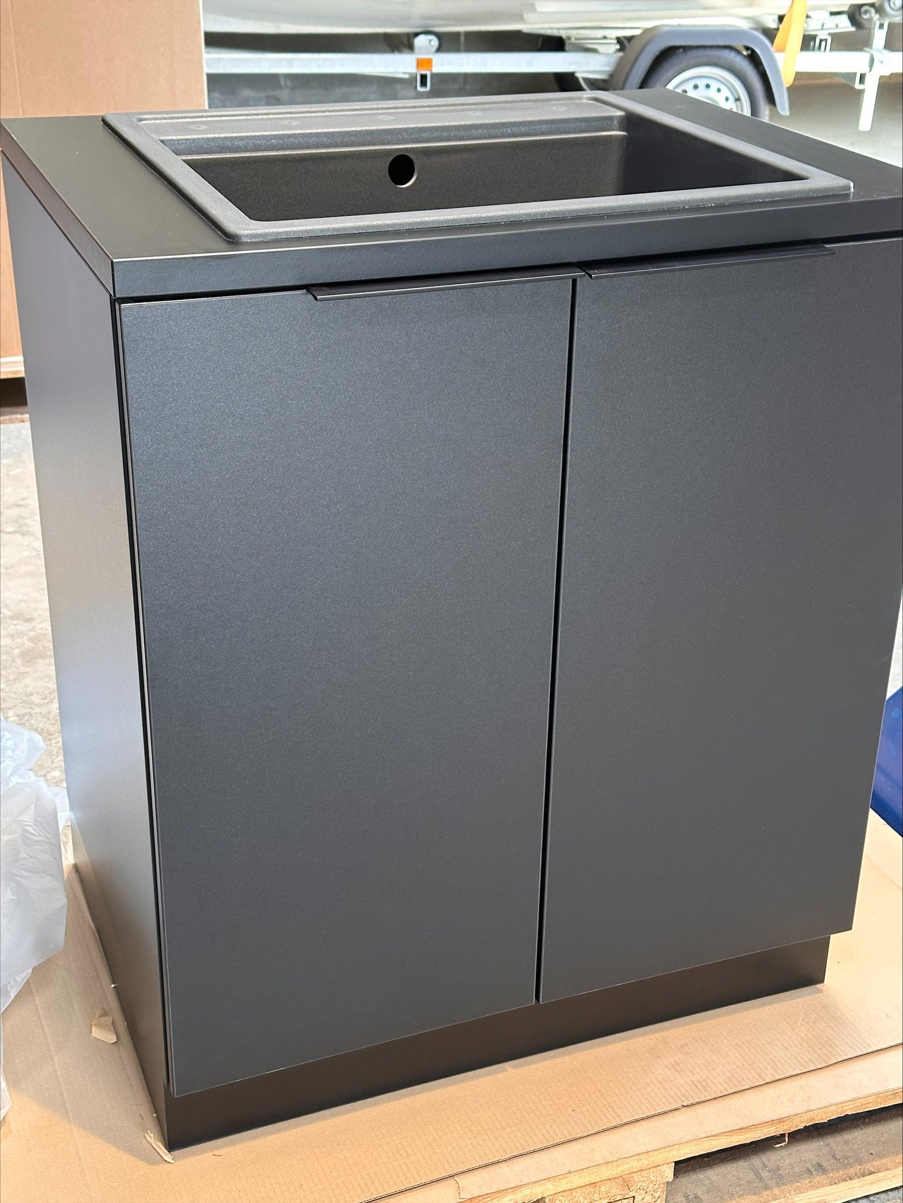 Colorbar Handwaschbecken - Schwarzer Waschschrank - DEMO